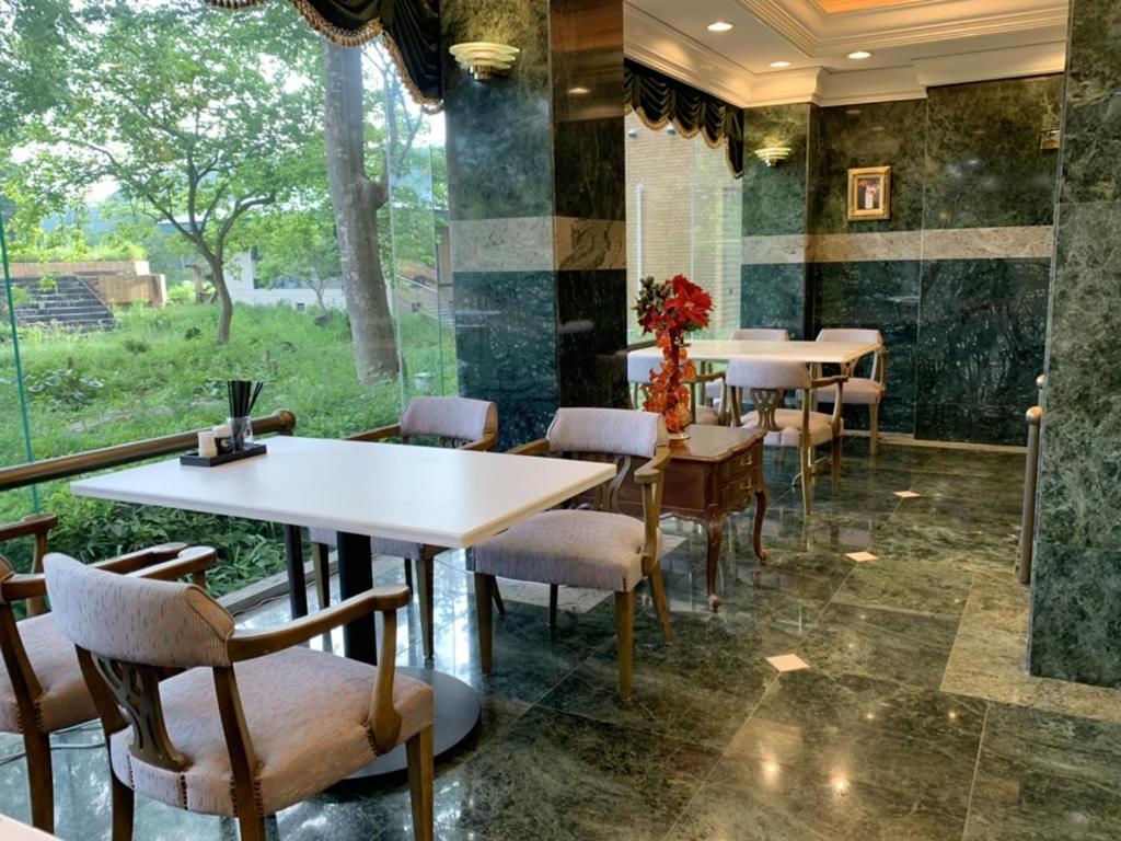 Hotel Hill 4*